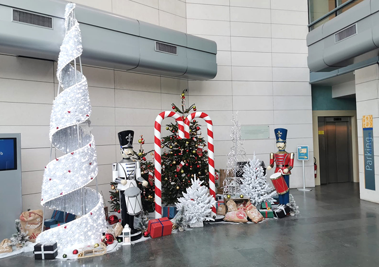 Livraison et Installation de sapins de Noël et décors festifs - Gesti-vert